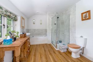 Ensuite- click for photo gallery